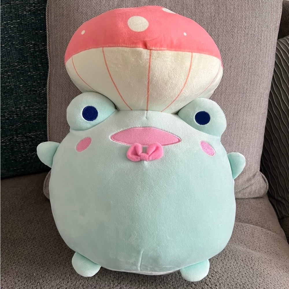 Rainy Lune Round 1 Exclusive Mushroom Friend The Frog